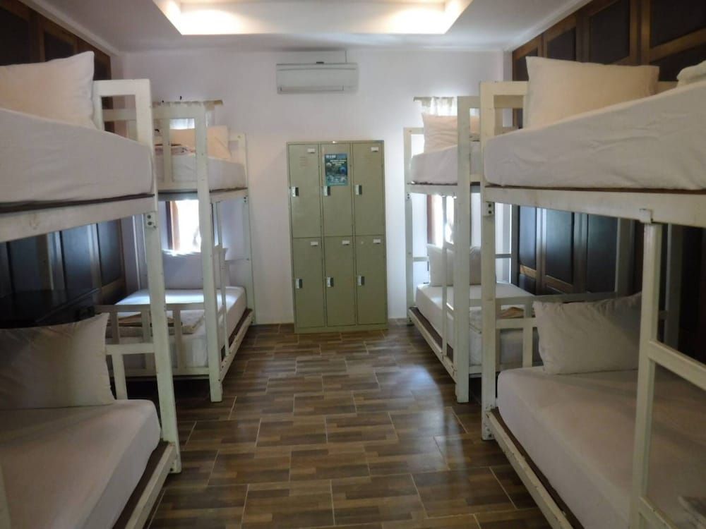 Dormitory Room Mixed