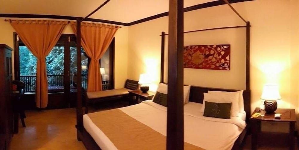 Seashell Resort Koh Tao Deluxe Room with Garden View 8