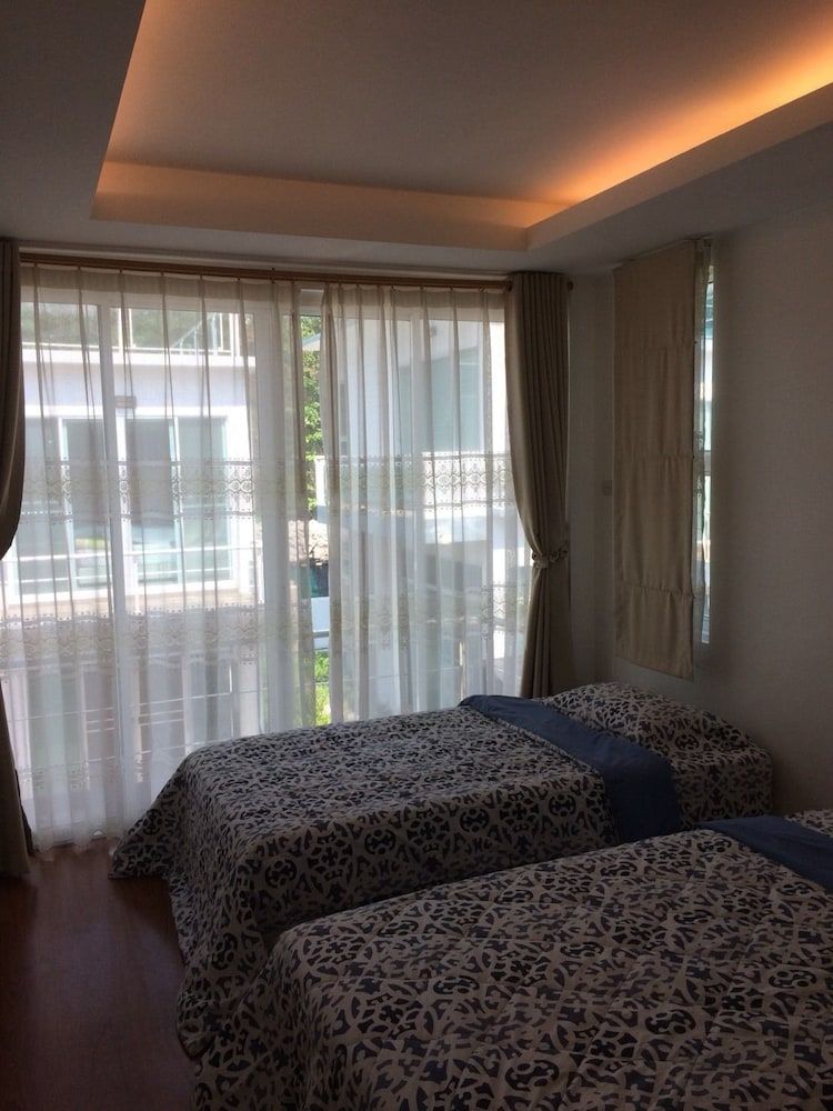 2 Bedrooms House with Sea View