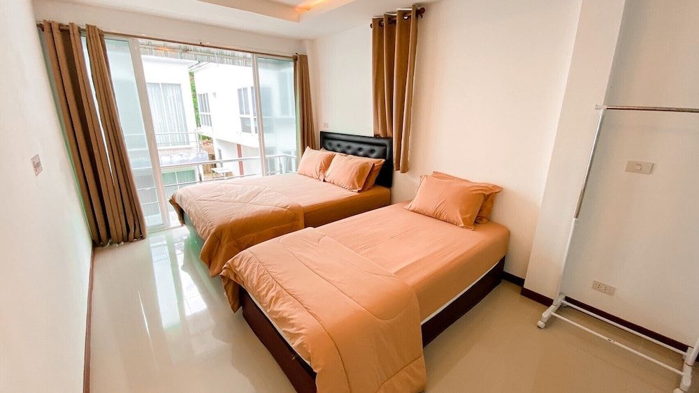 2 Bedrooms House