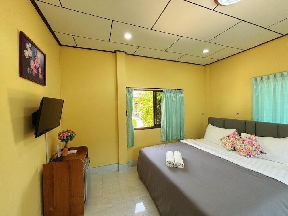 Thungwua laen resort Room, 1 Large Twin Bed 5