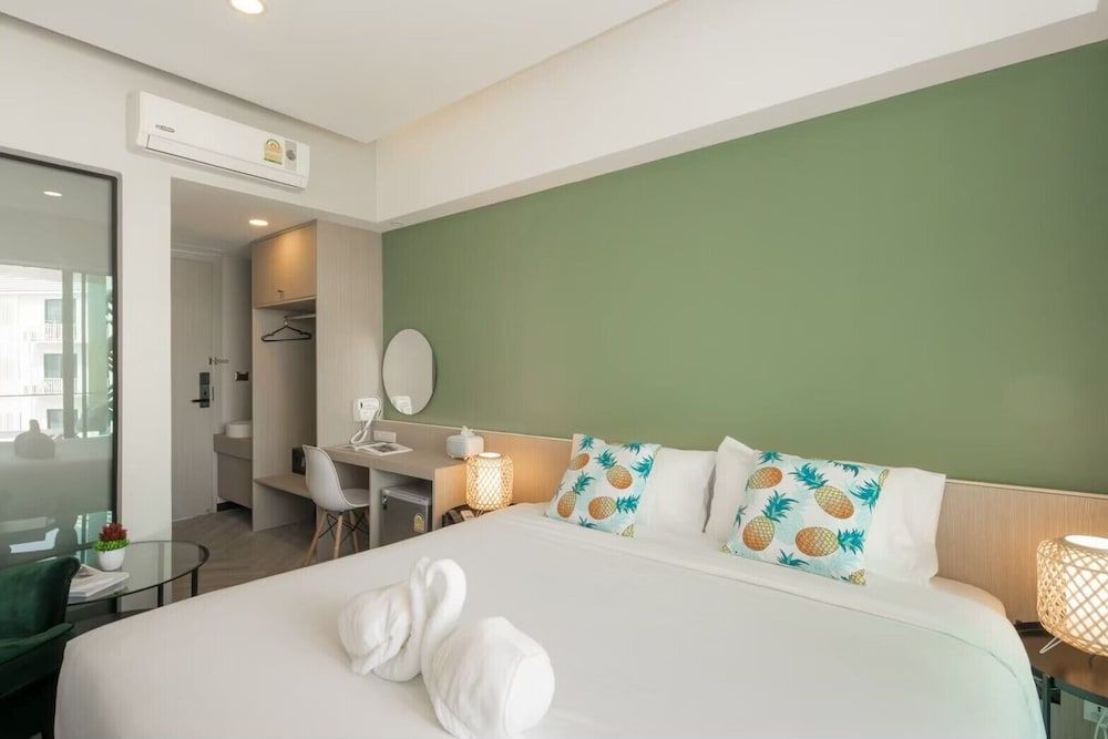 Yanud Residence Deluxe Studio, Balcony, Pool View 2