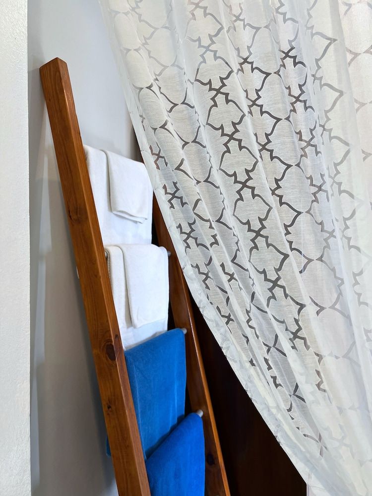 The Snug Airportel Deluxe Twin Room 19