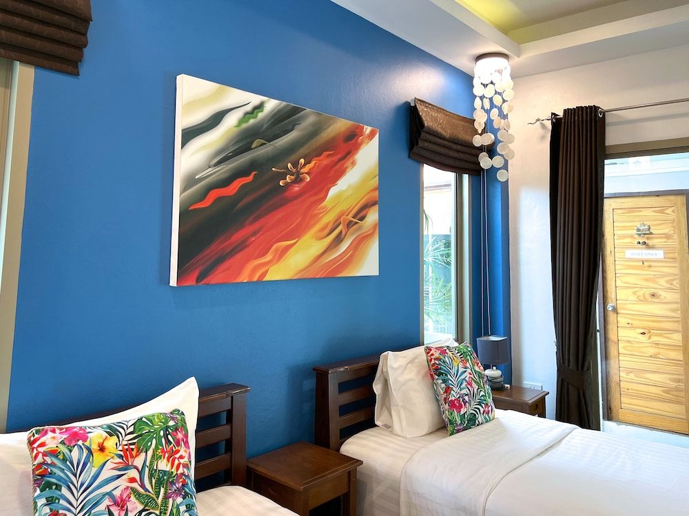 The Snug Airportel Deluxe Twin Room 2