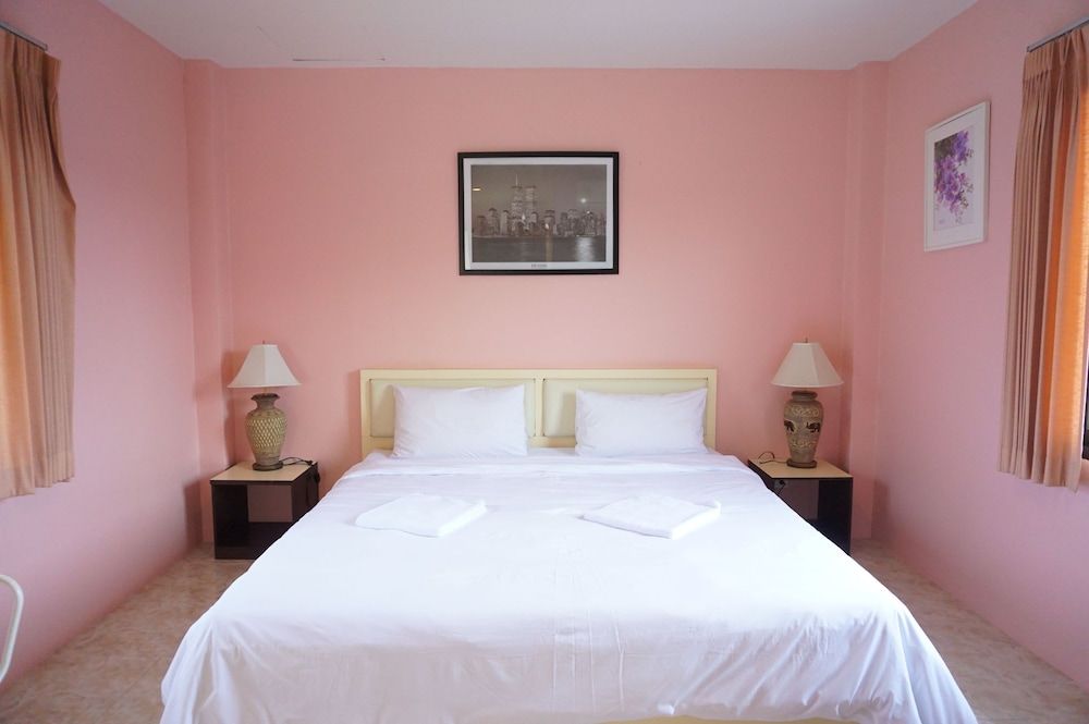 undefined Pranee Mansion Airport 4