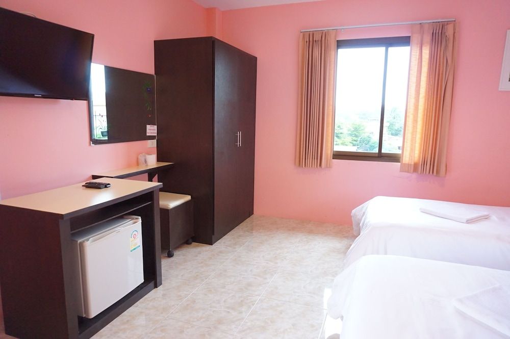 undefined Pranee Mansion Airport 8