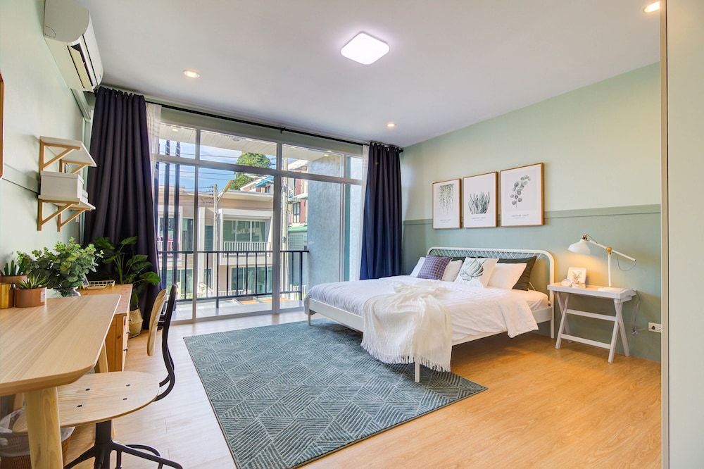 undefined Uncle Tops House 2