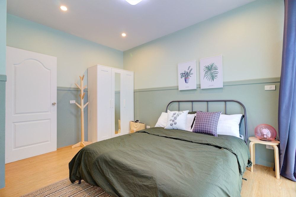 undefined Uncle Tops House 4