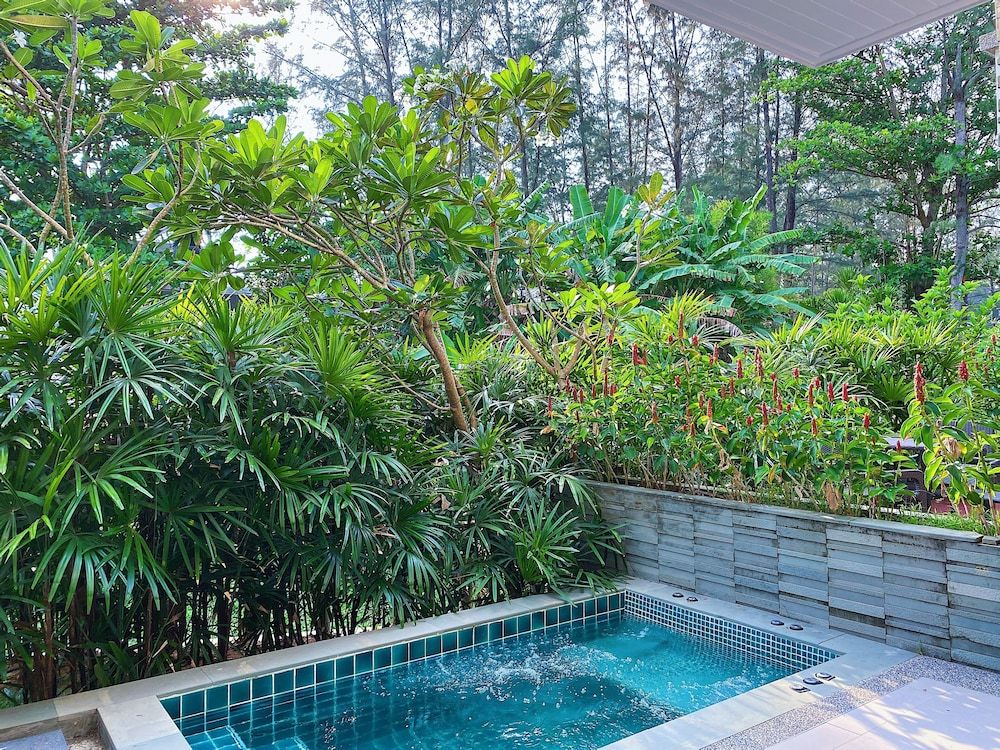 undefined "beachfront 2br Home With Private Jacuzzi Pool on Stunning Naithon Beach 3" 7