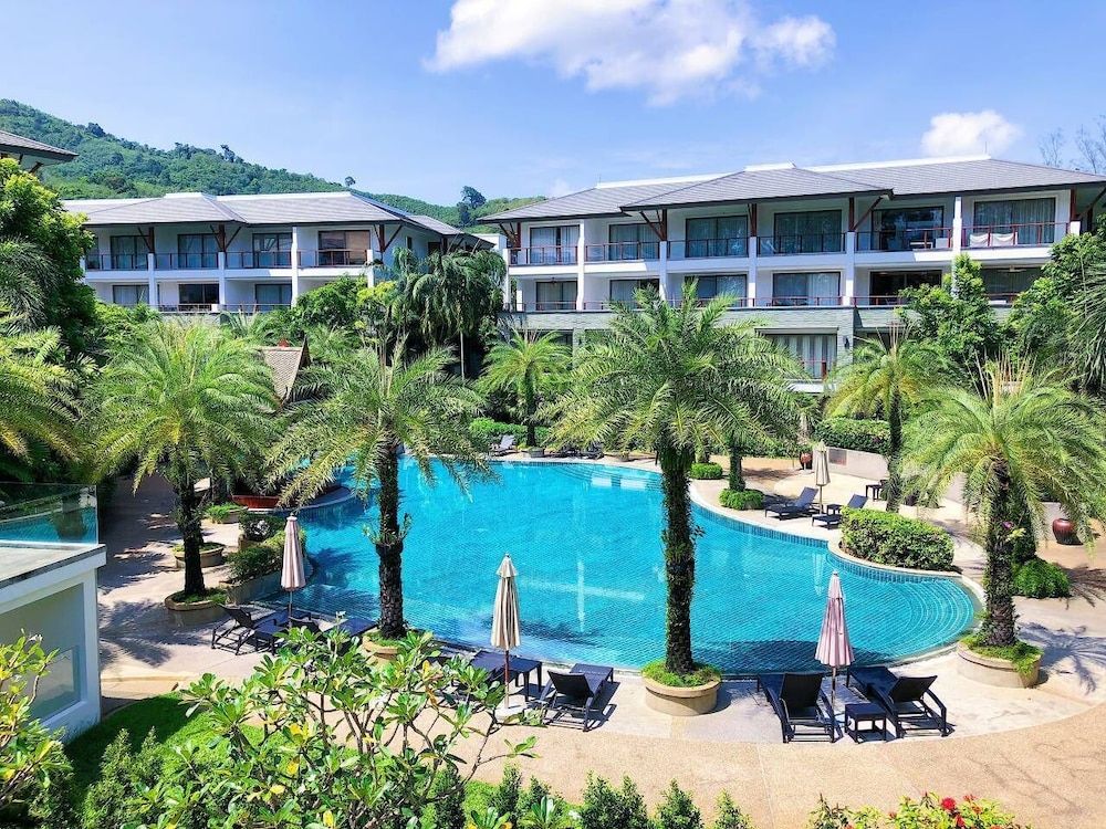 undefined "beachfront 2br Home With Private Jacuzzi Pool on Stunning Naithon Beach 3" 6