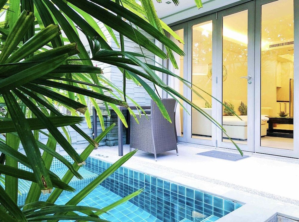 undefined "beachfront 2br Home With Private Jacuzzi Pool on Stunning Naithon Beach 3" 9