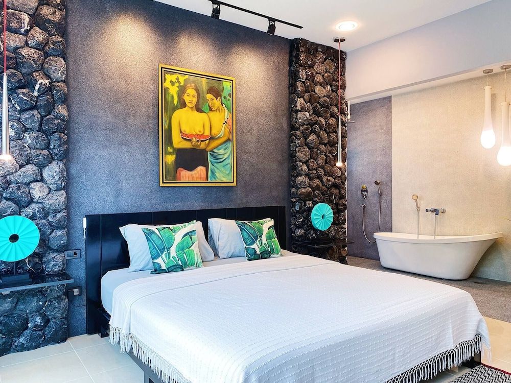 Stylish 3br Pool Villa Walk to Beautiful Naiyang Beach House, 3 Bedrooms, Smoking, Private Pool 2