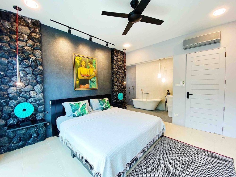 Stylish 3br Pool Villa Walk to Beautiful Naiyang Beach House, 3 Bedrooms, Smoking, Private Pool