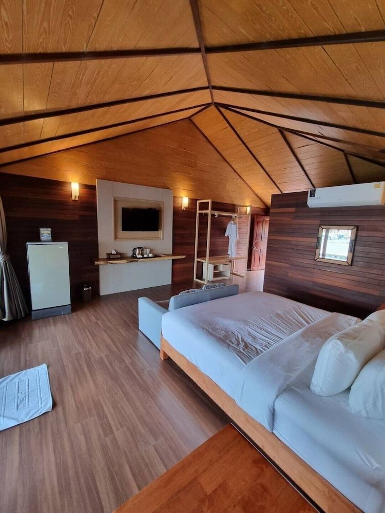 Ruknam Resort Maldives Deluxe See View 2