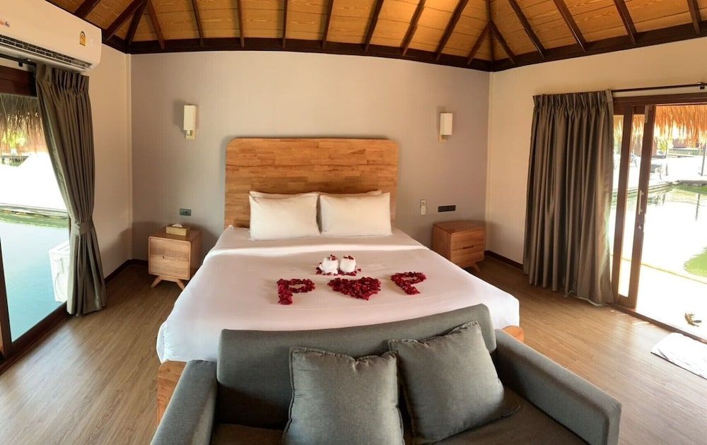 Ruknam Resort Maldives Water Park View Zone A 6