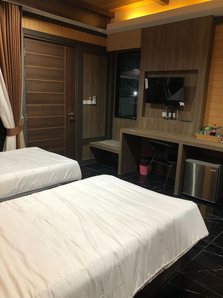 Thalang Resort Standard Twin Room 2