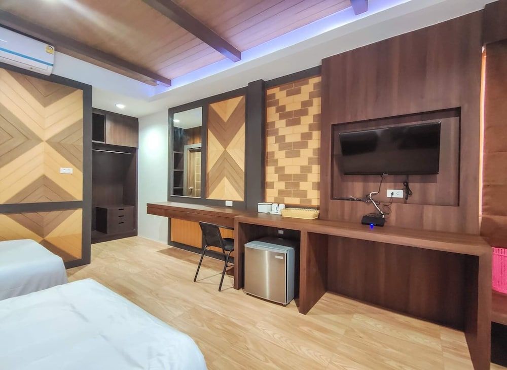 Thalang Resort Standard Twin Room 8