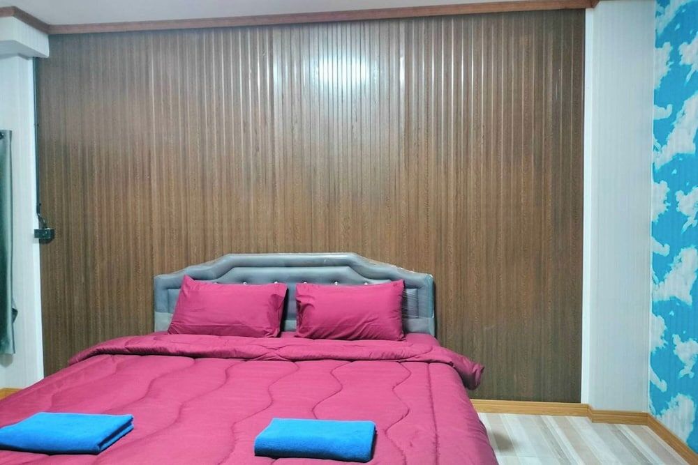 Pingpong Place Standard King Room 2