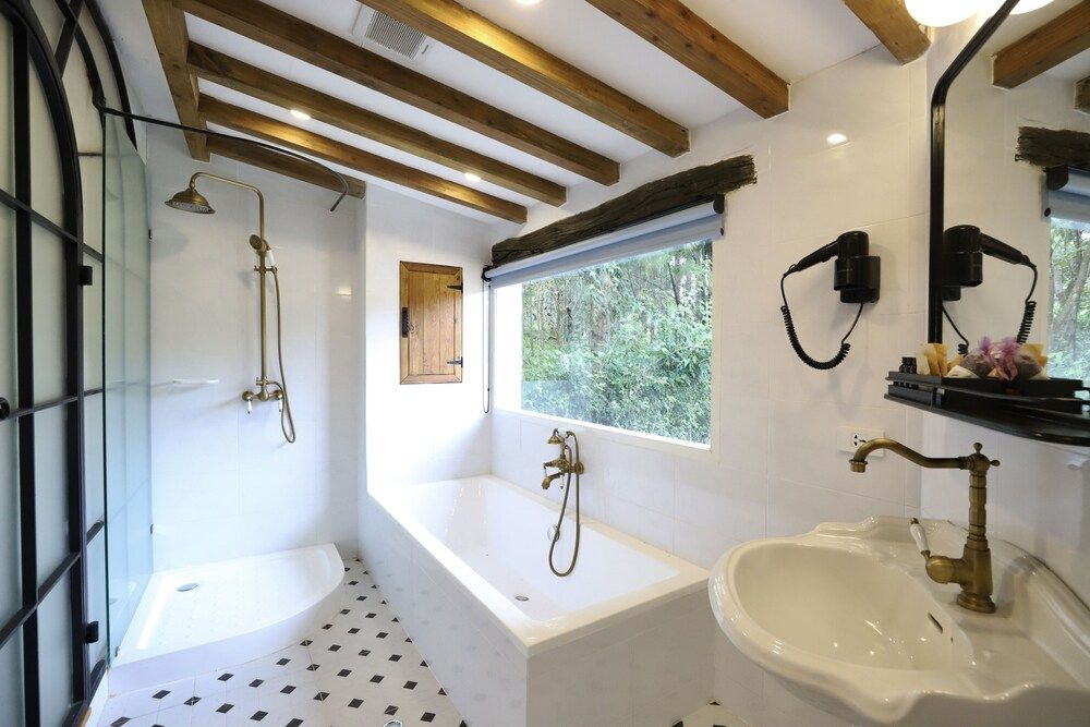 Moon River Village Lotus Villa 4