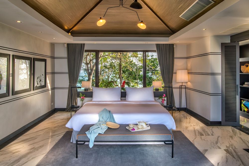 Luxury Master Suite with Oceanview