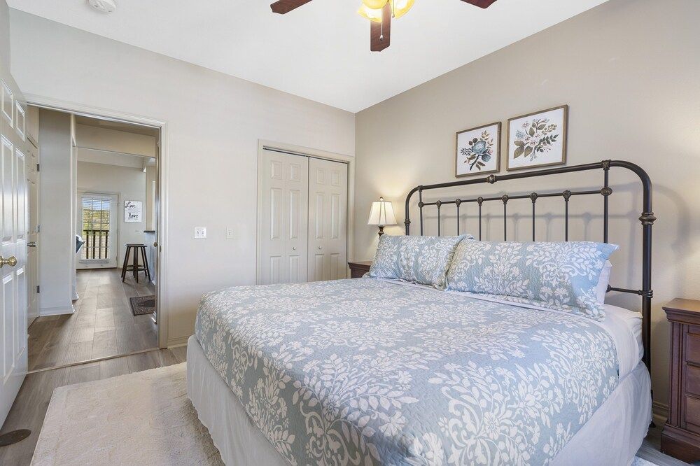 Townhome, Multiple Beds, Balcony, Garden View (Birdie Lane Beauty)