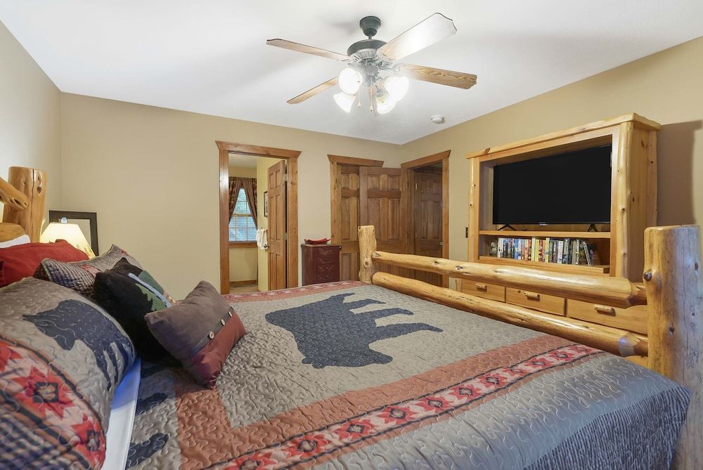 Cabin, Multiple Beds, Balcony, Golf View (The Lodge on the Creek)