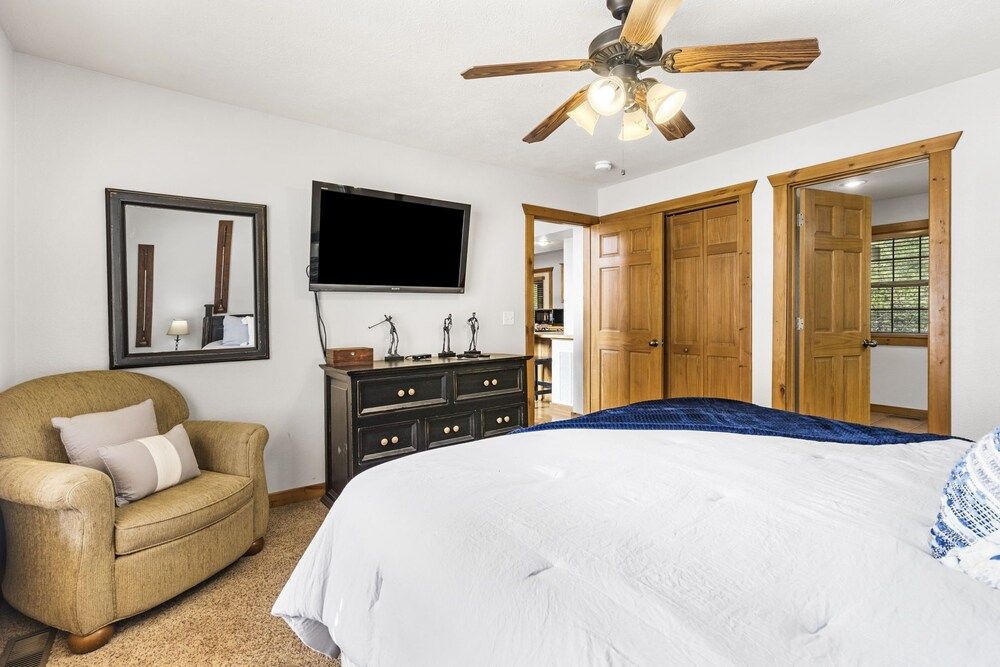 Cabin, Multiple Beds, Fireplace (Whispering Creek)