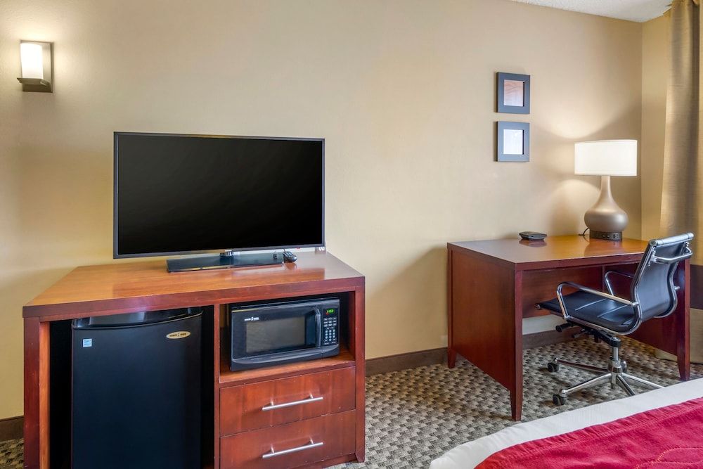 Room, 1 Queen Bed, Accessible, Non Smoking (Roll-in Shower)