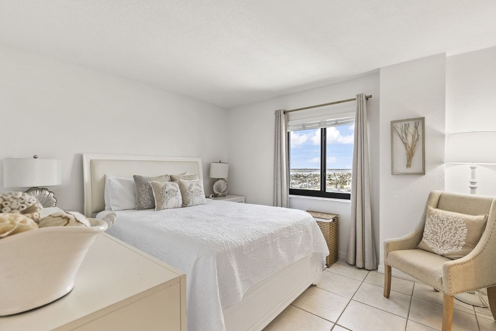 Coastal Chic Suite 1001