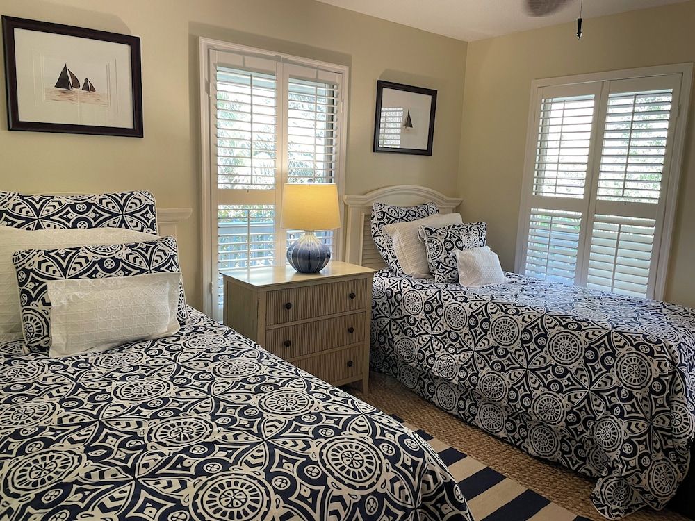 House, Multiple Beds, Kitchen, Pool View (23 Oyster Landing Road)