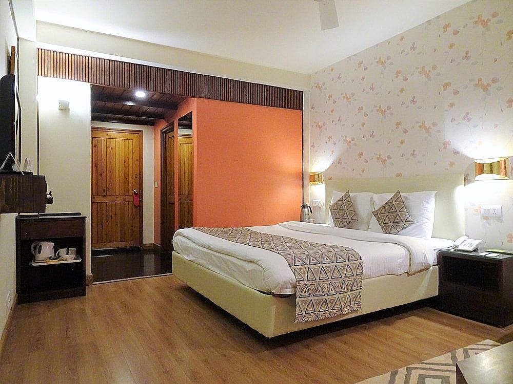 Honeymoon Inn Shimla Super Deluxe Double Room