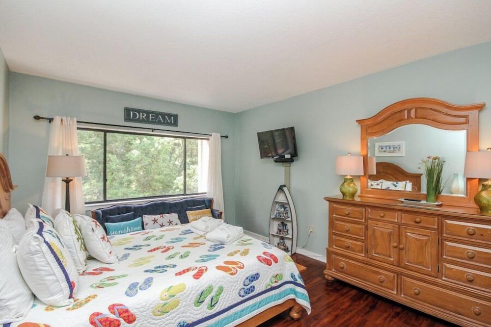 Condo (Village House 303 - No Pets Allowed)