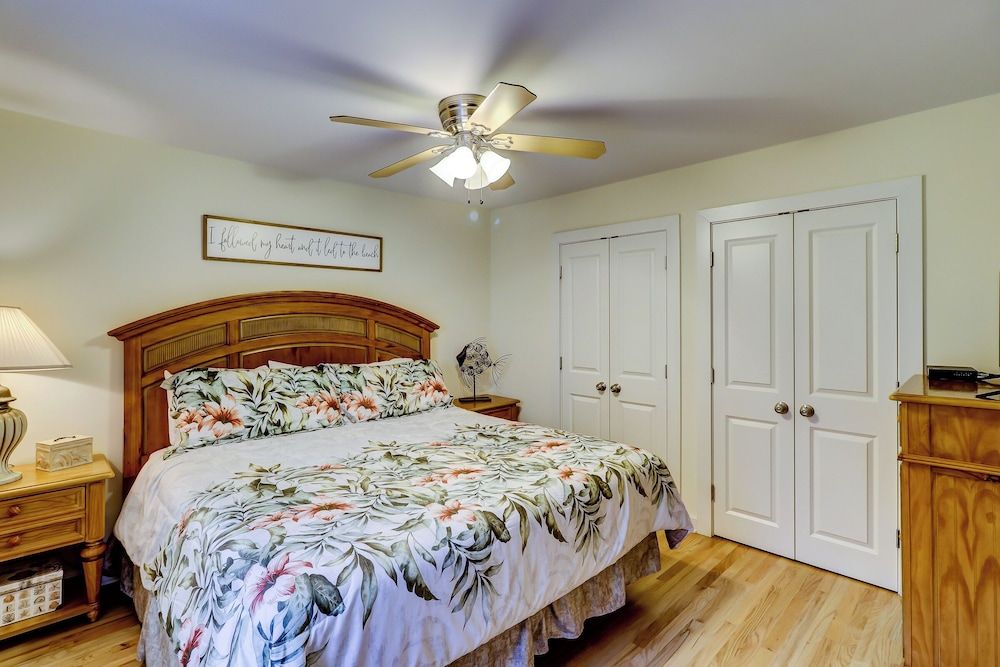 Villa, Multiple Beds, Kitchen (949 Cutter Court)