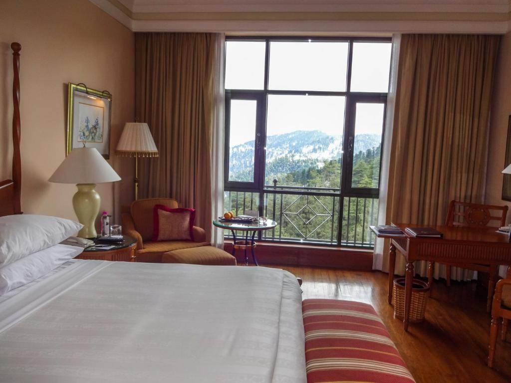 Premier Room, 1 King Bed, Valley View