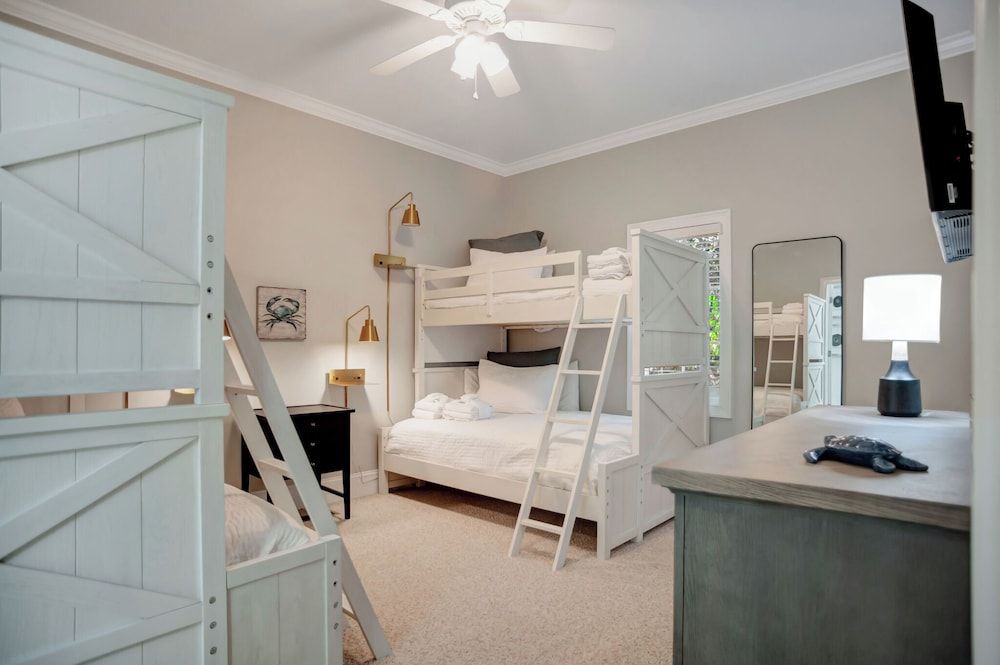 House, Multiple Beds, Kitchen, Pool View (9 Green Heron)