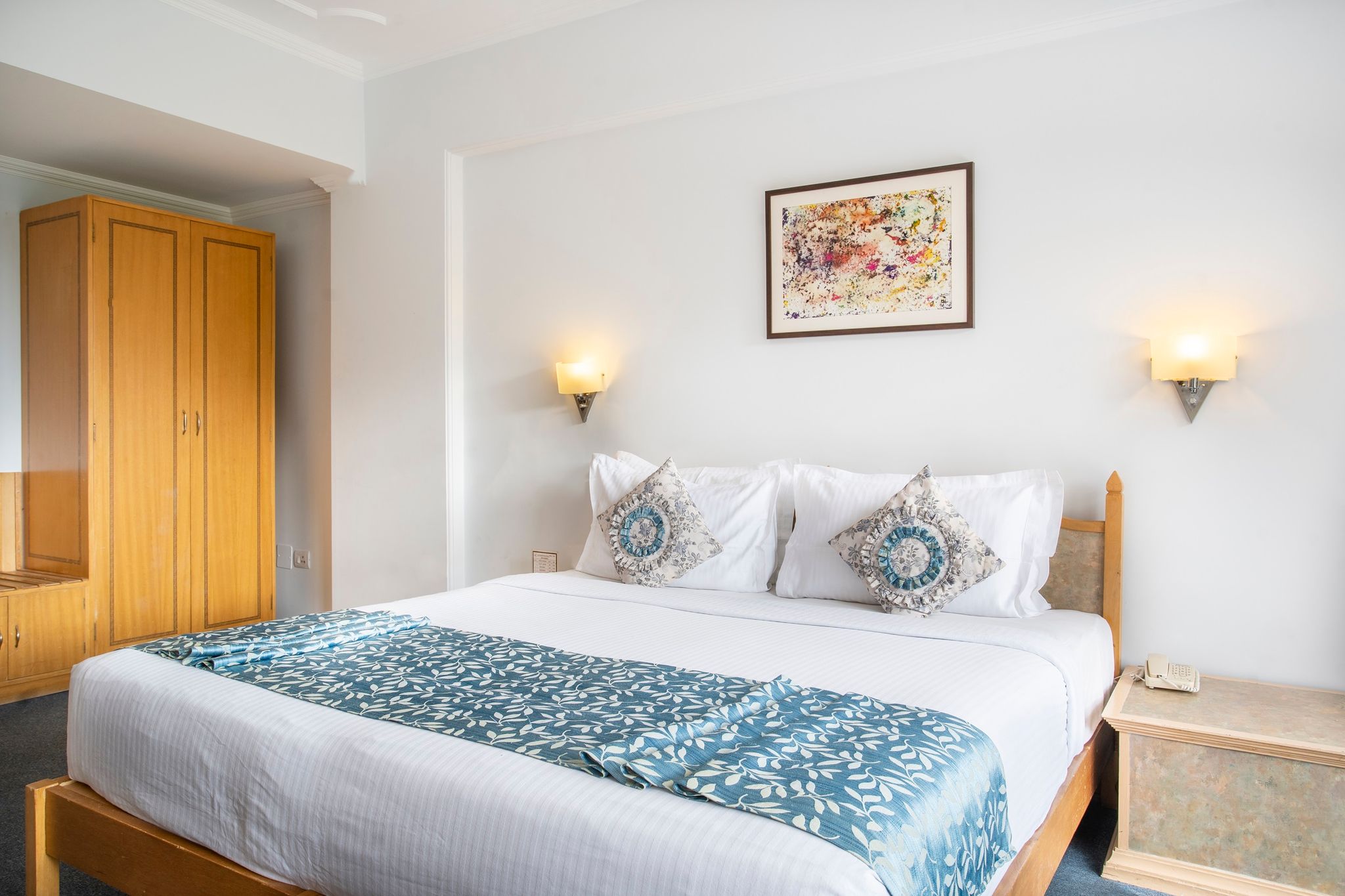 Toshali Royal View Shimla Royal Executive Deluxe Valley View Without Balcony 2