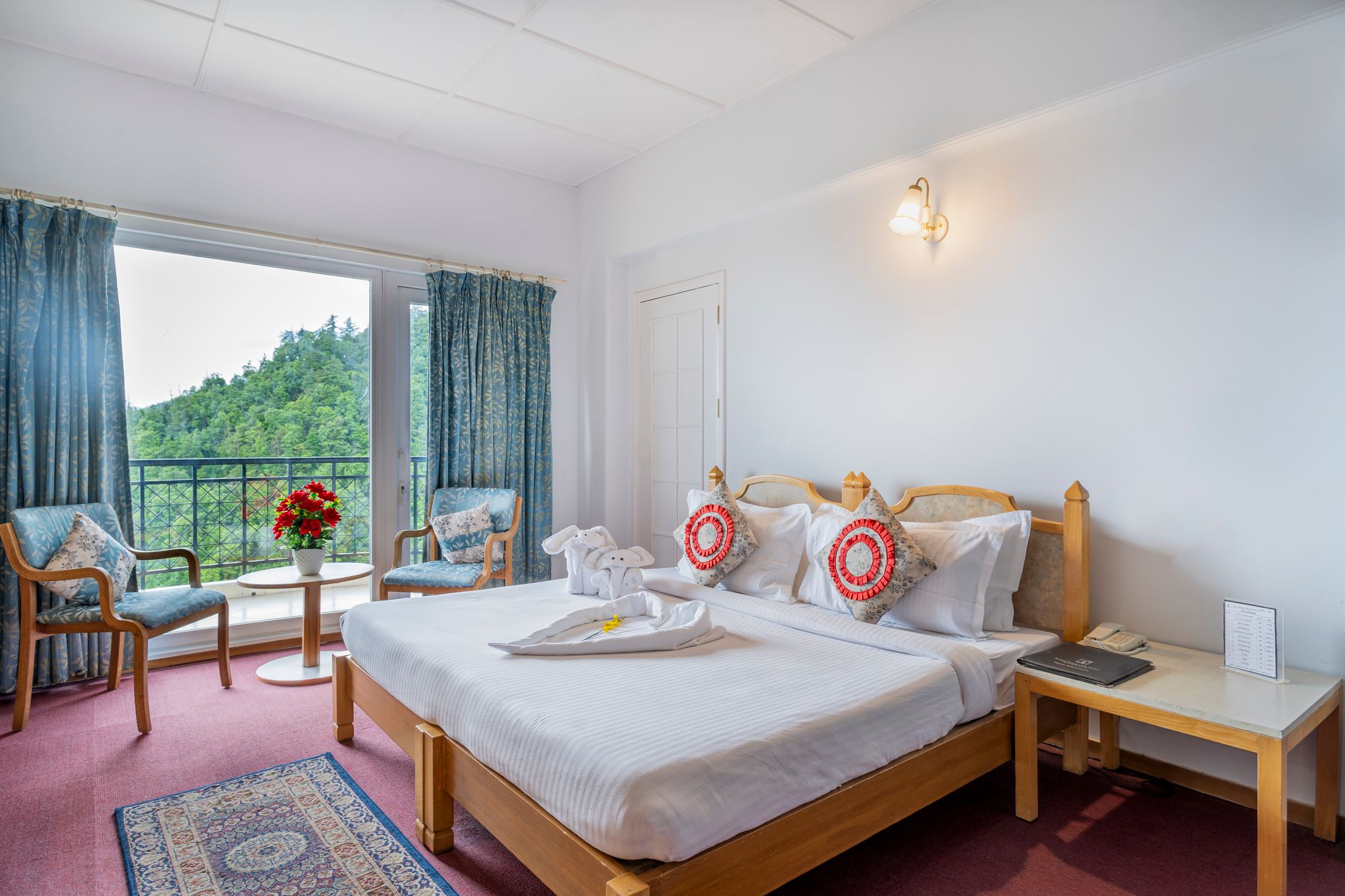 Royal Executive Deluxe Valley View With Balcony