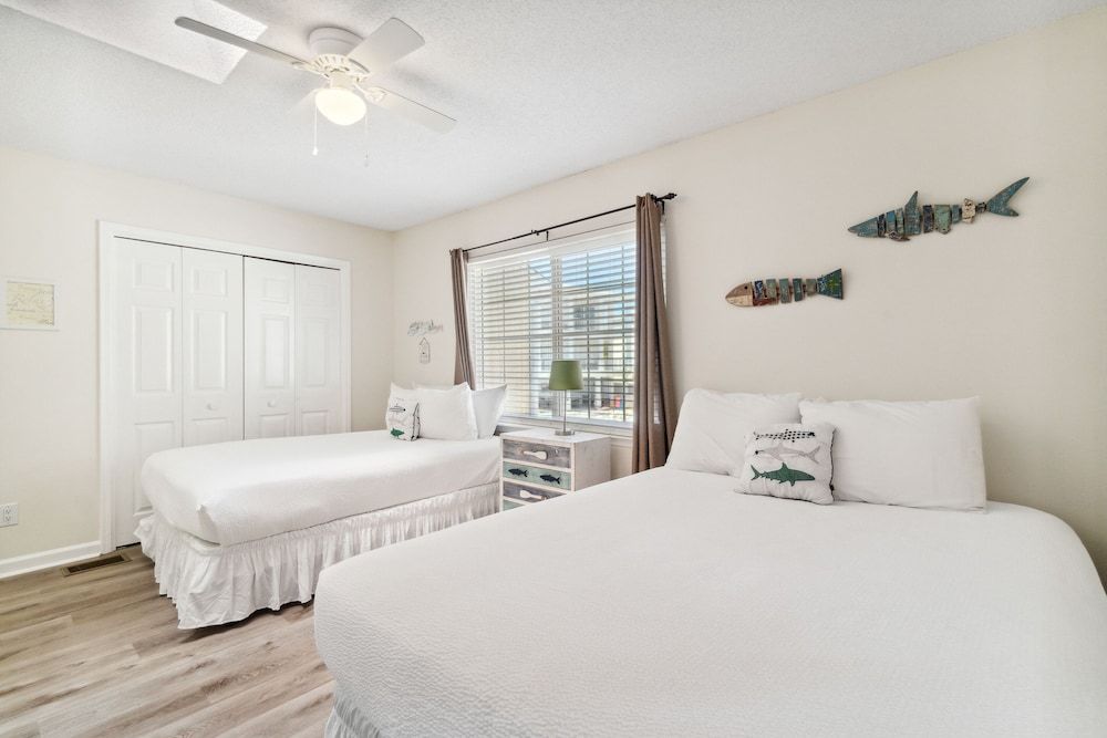 Condo, 2 Bedrooms (38)