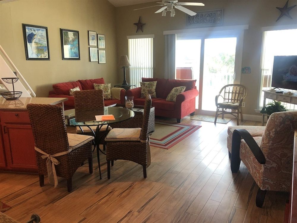 Condo (8 E Two Bedroom Condo)