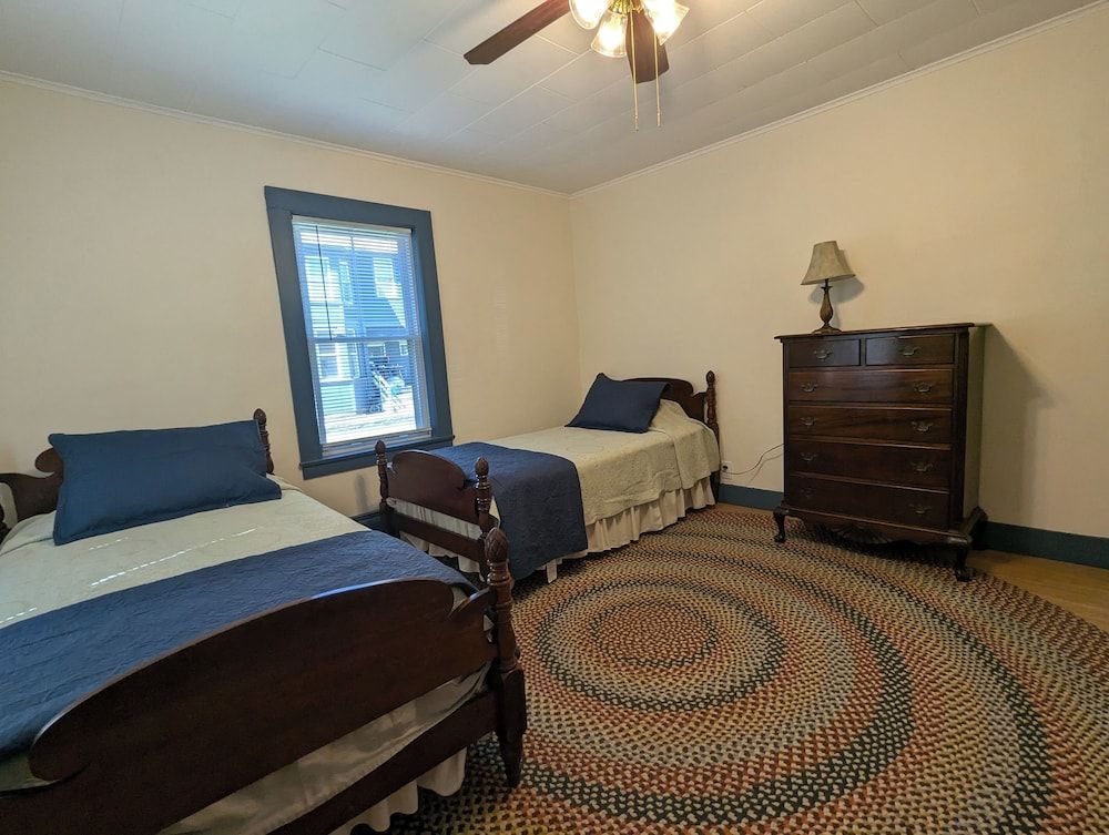 Blooming Inn Deluxe ground floor apartment sleeps up to 6 3