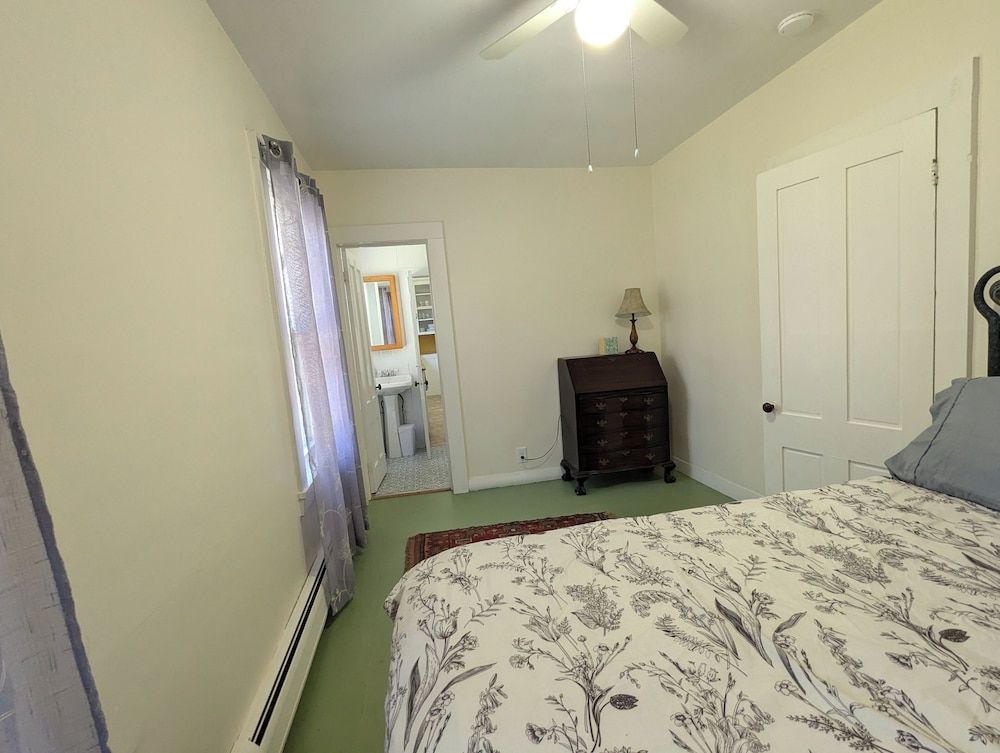 Blooming Inn Deluxe ground floor apartment sleeps up to 6 2