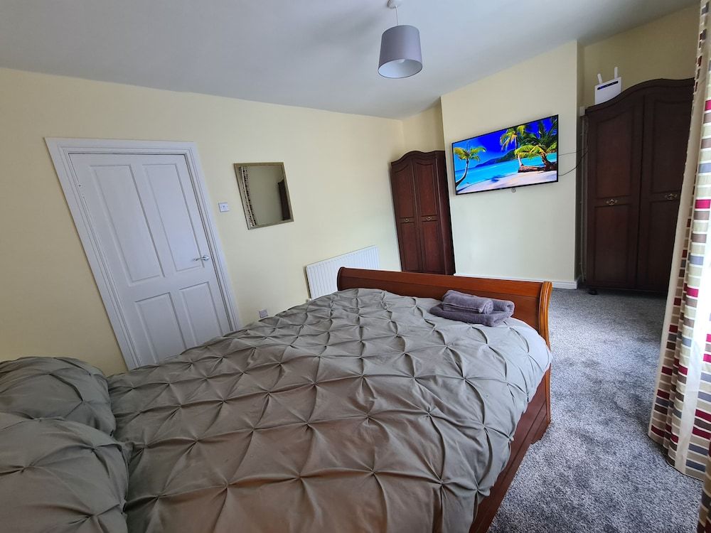 House, 3 Bedrooms (Brownlow Townhouse)