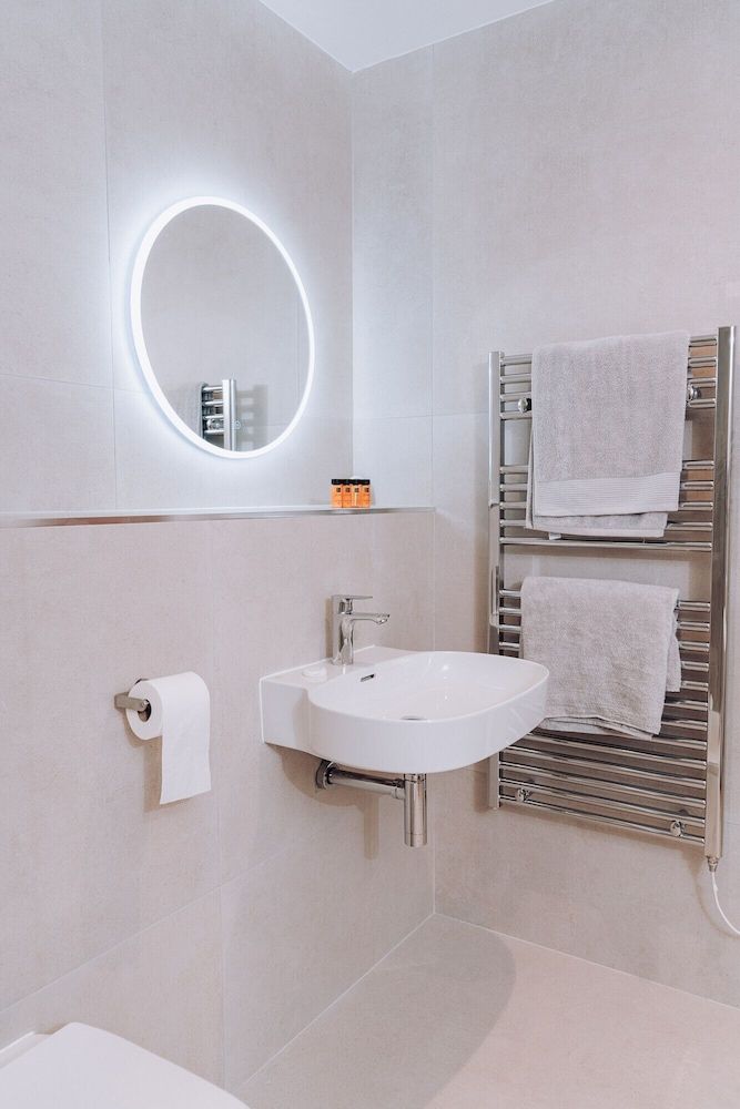 Edenmore Golf and Country Club Deluxe Double Room, Accessible, Ensuite 8