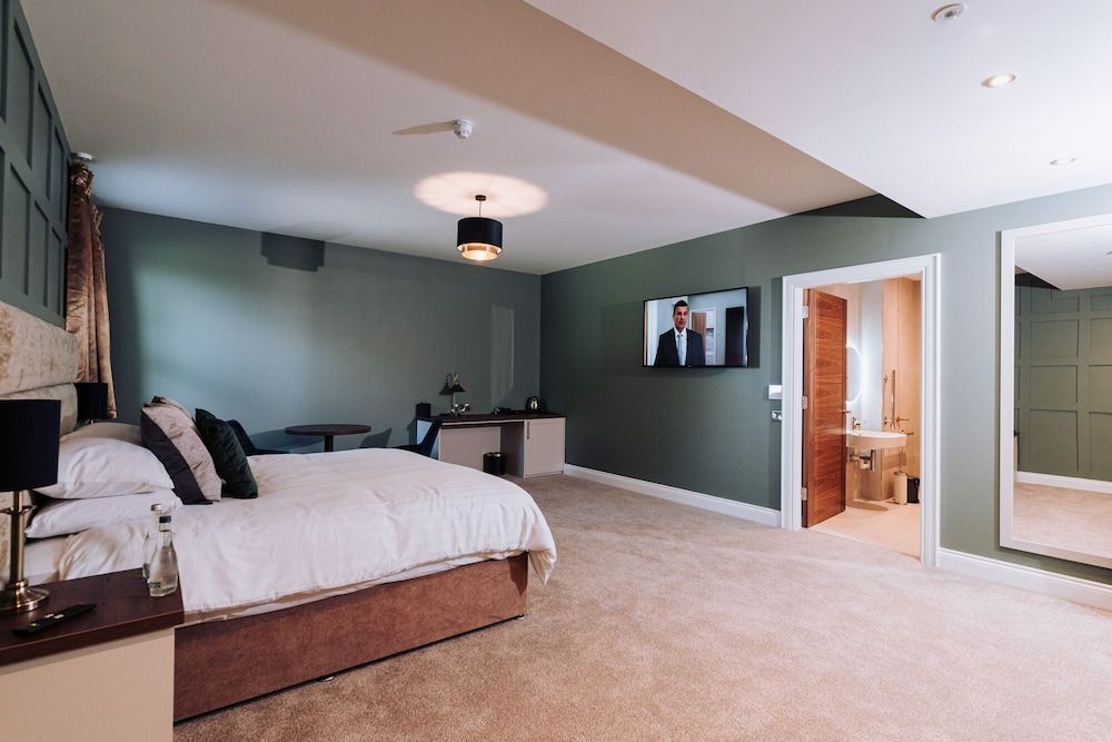 Edenmore Golf and Country Club Executive Triple Room, Accessible, Ensuite 4