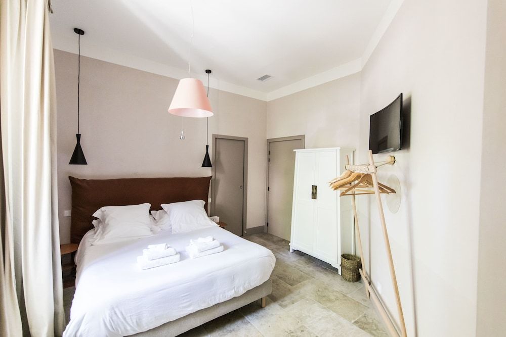 Double Room (1)