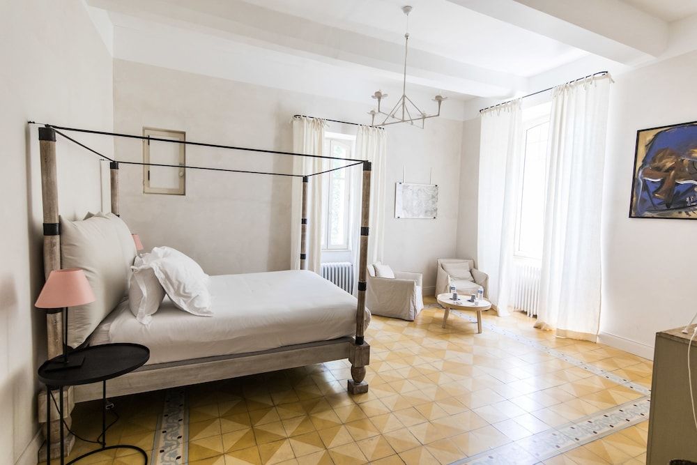 Double Room (3)