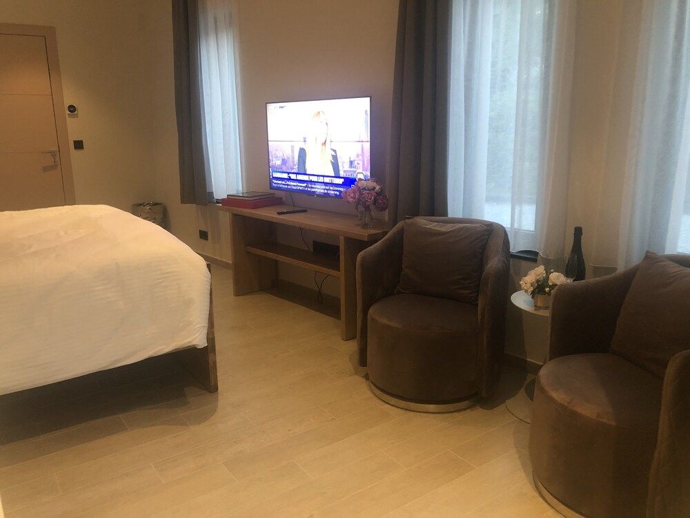 Executive Double Room, 1 King Bed, Private Bathroom, Garden Area