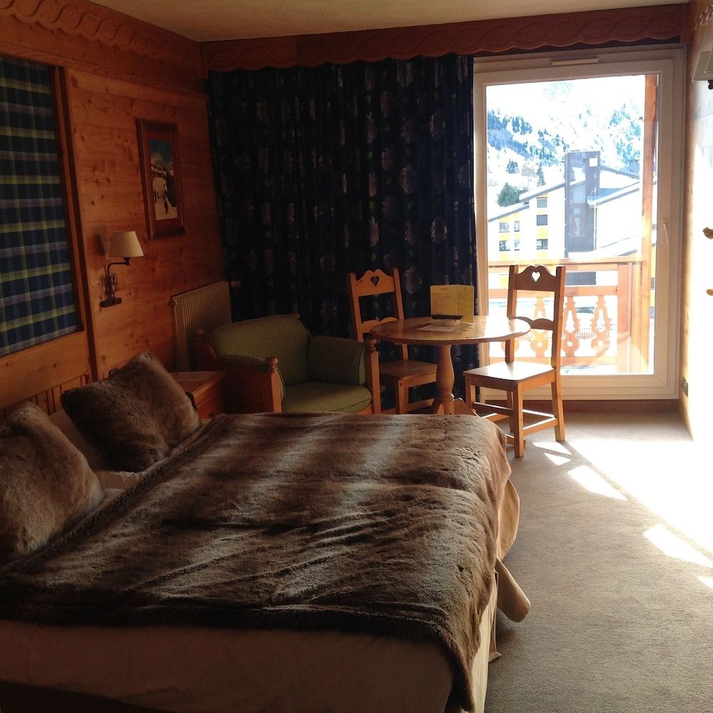 Superior Double Room, Balcony South (Mountain view)