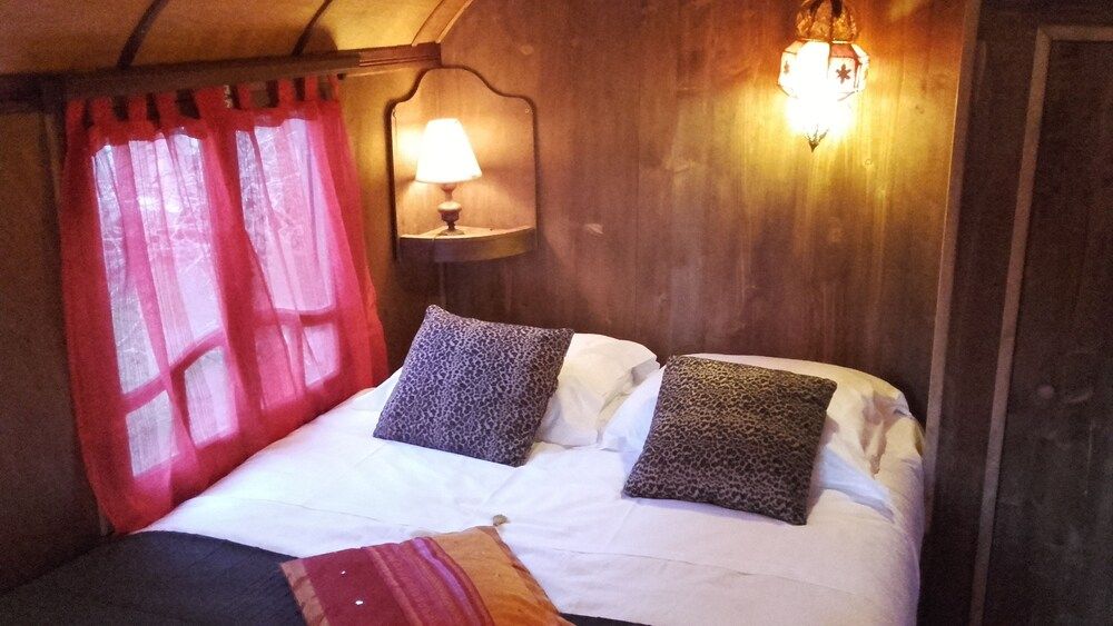 Bungalow (Roulotte Romanès)