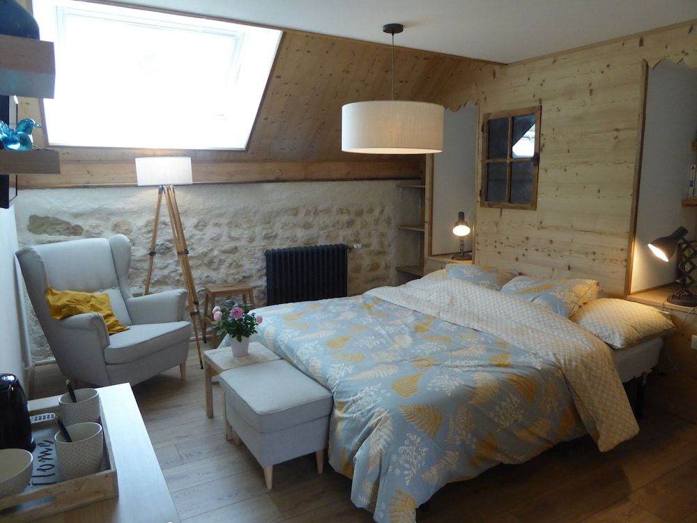 Signature Double or Twin Room, Private Bathroom, Mountain View